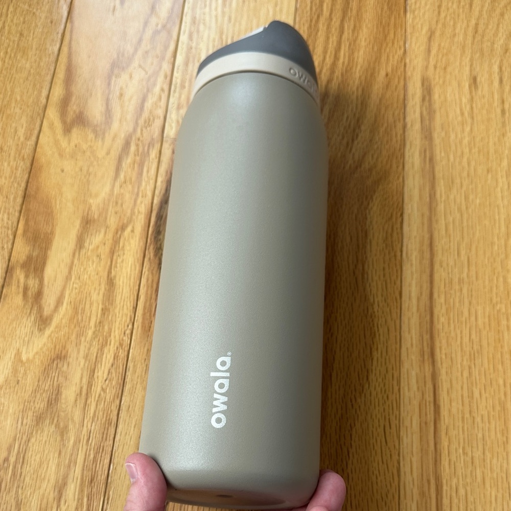 Owala FreeSip Tan Water Bottle